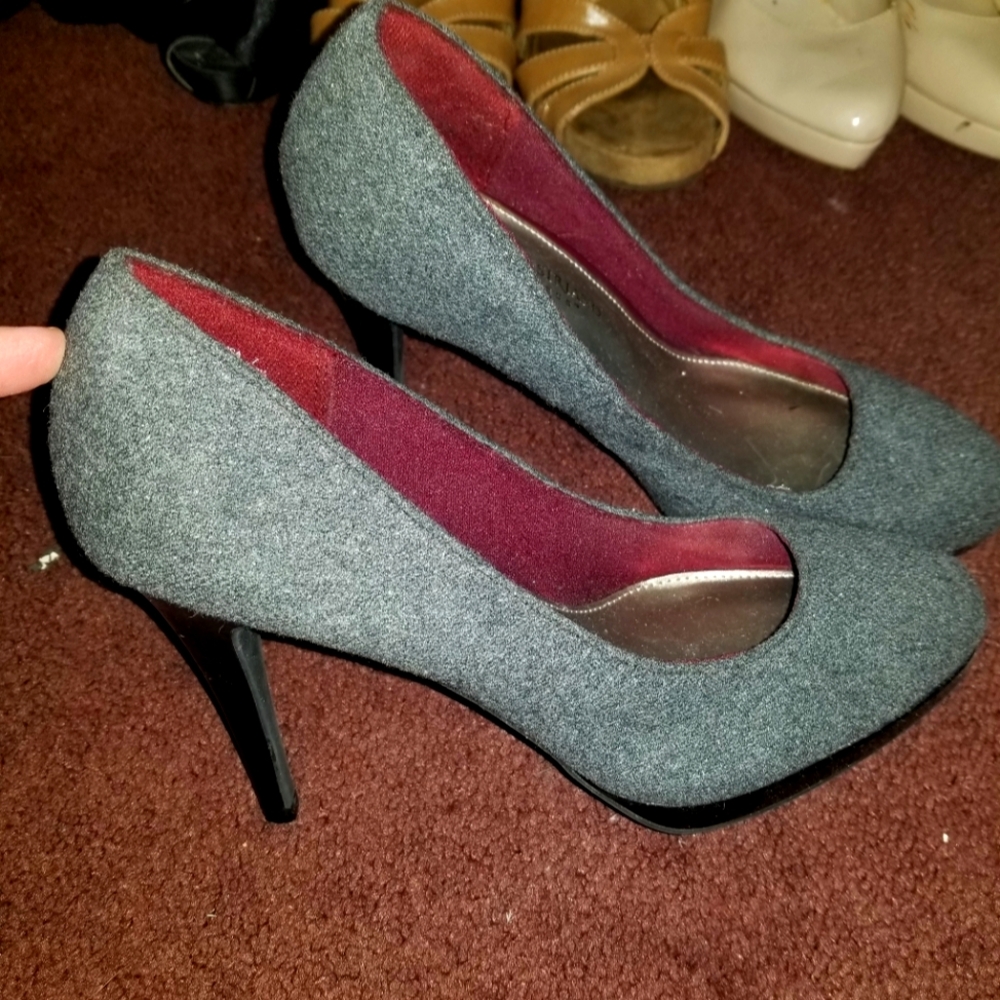Grey fabric heel size 6.5